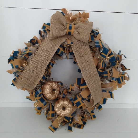 Fall Themed Wreath - Picture 1 of 6